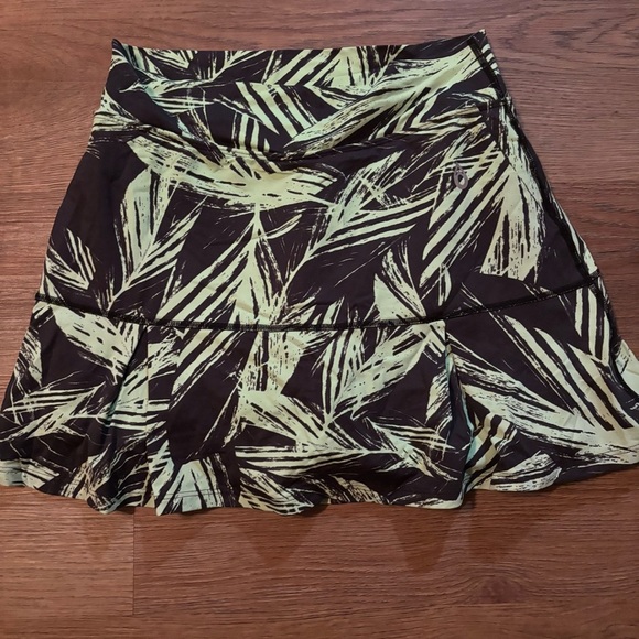Dina Jo Fitwear Tropical Leaf Print Skort - Picture 2 of 5